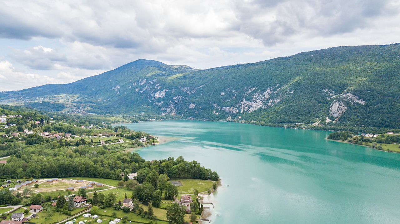 lac d'Aiguebelette en Savoie