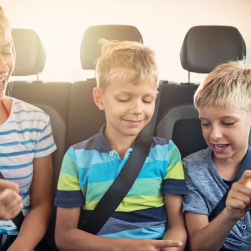 occuper les enfants sur la route des vacances
