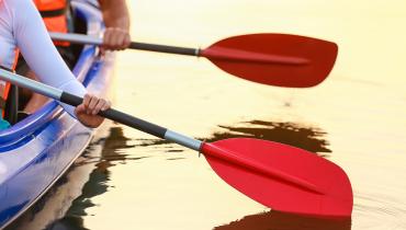 Canoë sur un lac